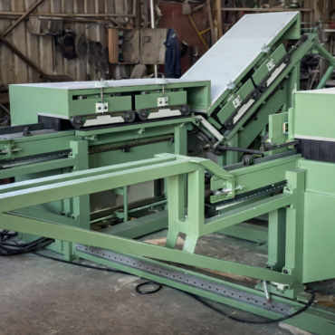 SAGDIC Karó hegyező berendezés 4 + 1 körfűrésszel